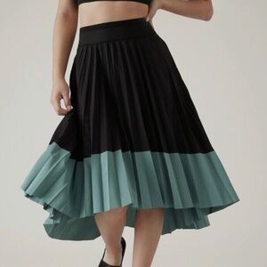 Athlete Swing Forward Pleated Skirt, Medium, Black Teal